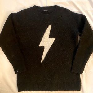 Thick cozy lightening bolt Storia Sweater